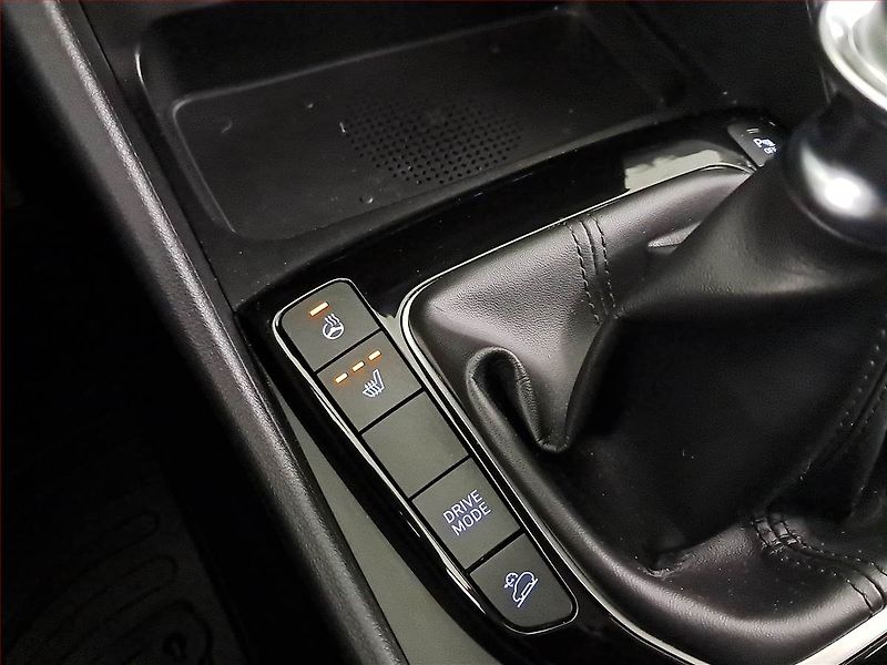 Hyundai Tucson (2023) 1.6 T-GDI - fotka 15 z 17