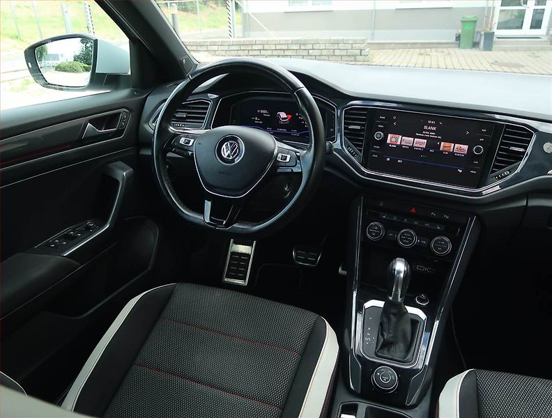 Volkswagen T-Roc (2018) Style 2.0 TSI 4Motion, 4X4 - fotka 7 z 20