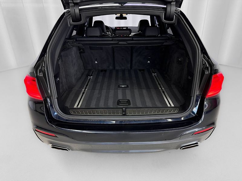 BMW Řada 5 530d xDrive M-PAKET, SHADOW LI - fotka 24 z 24