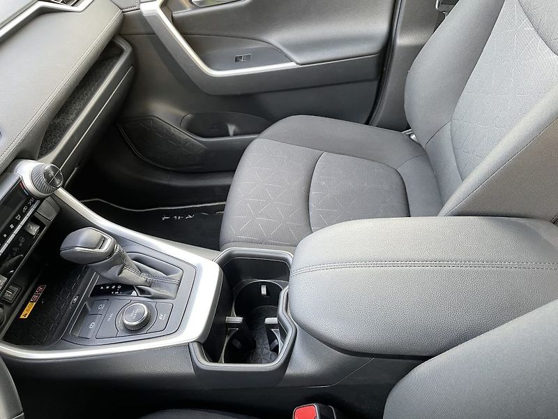 Toyota RAV4 2.5 Hybrid 4x4 ODBĚR IHNED - fotka 21 z 29