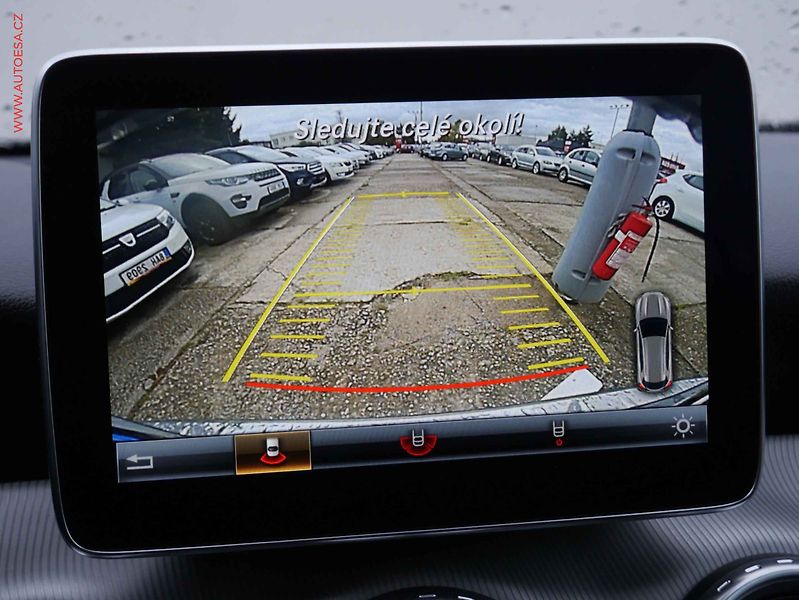Mercedes-Benz GLA (2016) 250 4Matic 4Mat, ČR, AT - fotka 11 z 16