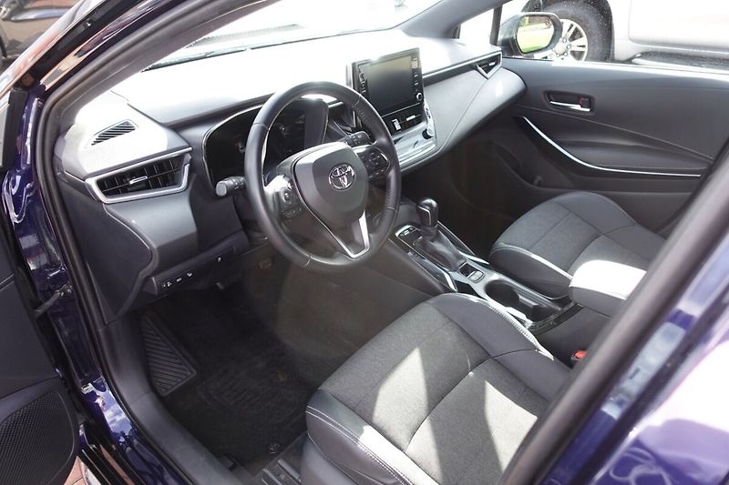 Toyota Corolla 2.0 HEV Comfort Style Tech TS - fotka 11 z 31