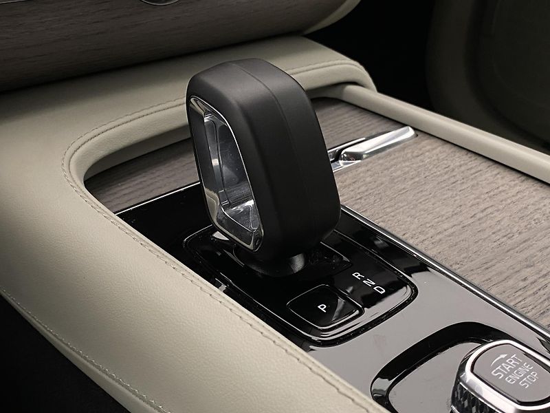Volvo XC90 B5 AWD BRIGHT PLUS AUT CZ 7m - fotka 27 z 61