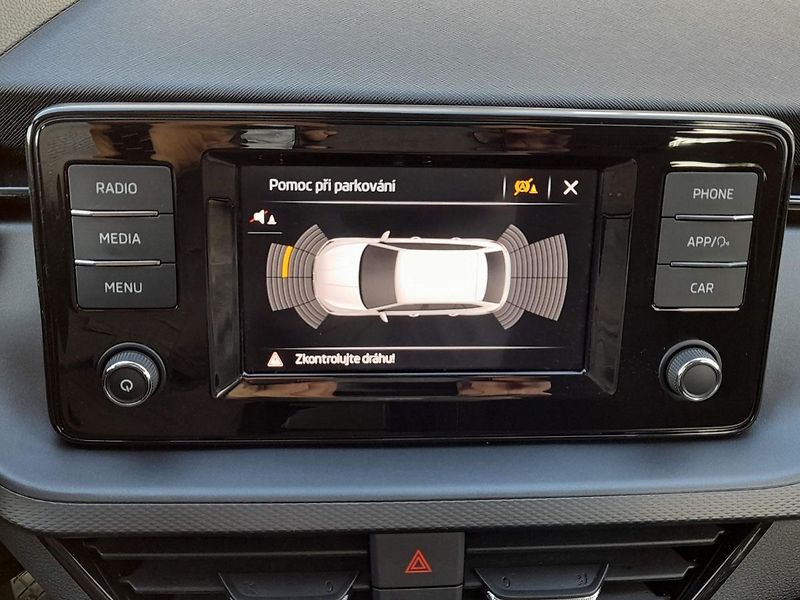 Škoda Scala Ambition Plus 1.5 TSI 110kW 6M - fotka 27 z 28