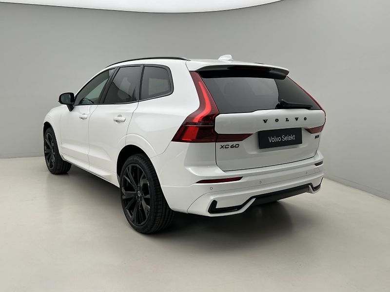 Volvo XC60 B5 AWD BLACK EDITION PLUS AUT  - fotka 11 z 48
