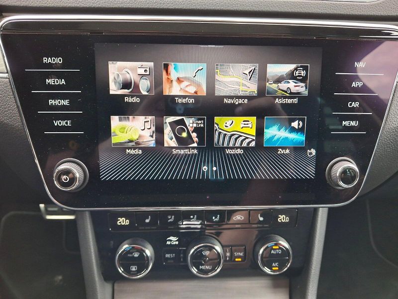 Škoda Superb (2022) Combi Scout DSG 4x4 2,0TDi 147 - fotka 27 z 35