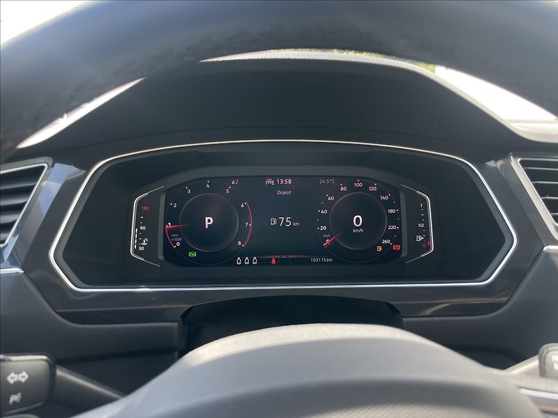 Volkswagen Tiguan Allspace 1,5 TSI DSG Elegance NAVI+ACC - fotka 9 z 22