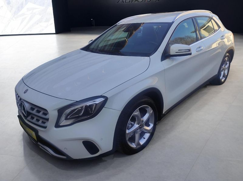Mercedes-Benz GLA 200d 4MATIC,AT,ČR - fotografie inzerátu