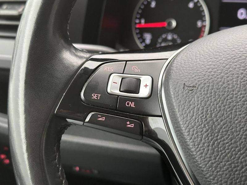 Volkswagen Caravelle 2,0 TDI 110kW DSG 9-Míst CZ - fotka 20 z 36