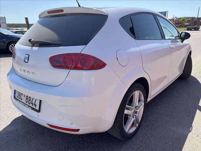 Seat Leon 2,0 TDi STYLE ROZVODY KLIMA - fotka 36 z 37