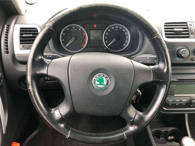 Škoda Roomster A 1.6i Scotline - fotka 17 z 27