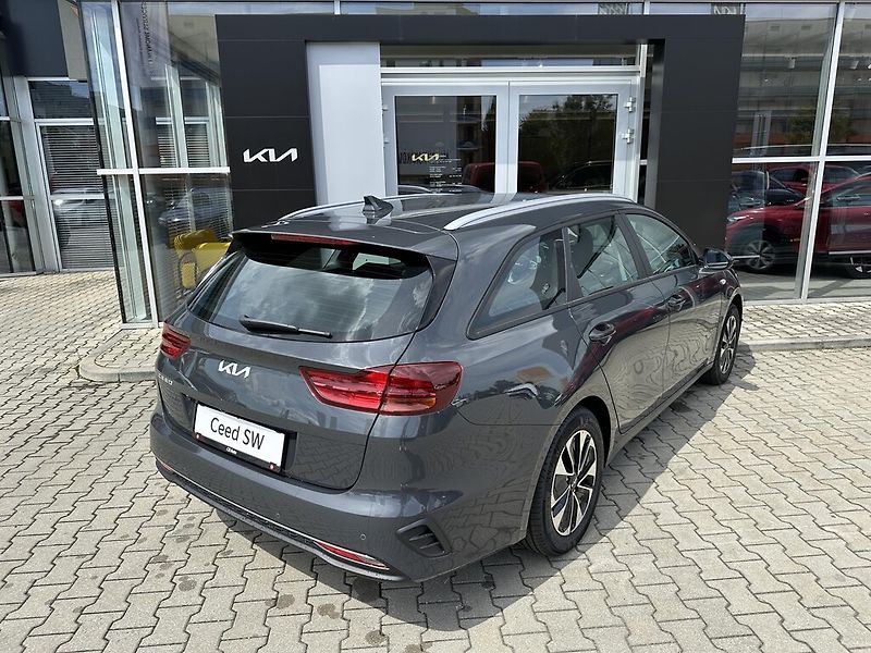 Kia Ceed (2025) 1,5 T-GDi 7DCT 103 kW SPIN - fotka 3 z 6