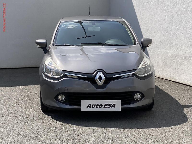 Renault Clio (2013) 1.5 dCi, AC, navi - fotka 2 z 15