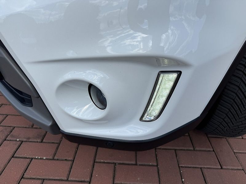 Suzuki Vitara (2016) 1.6i VVT Comfort Plus LED Navi - fotka 36 z 50