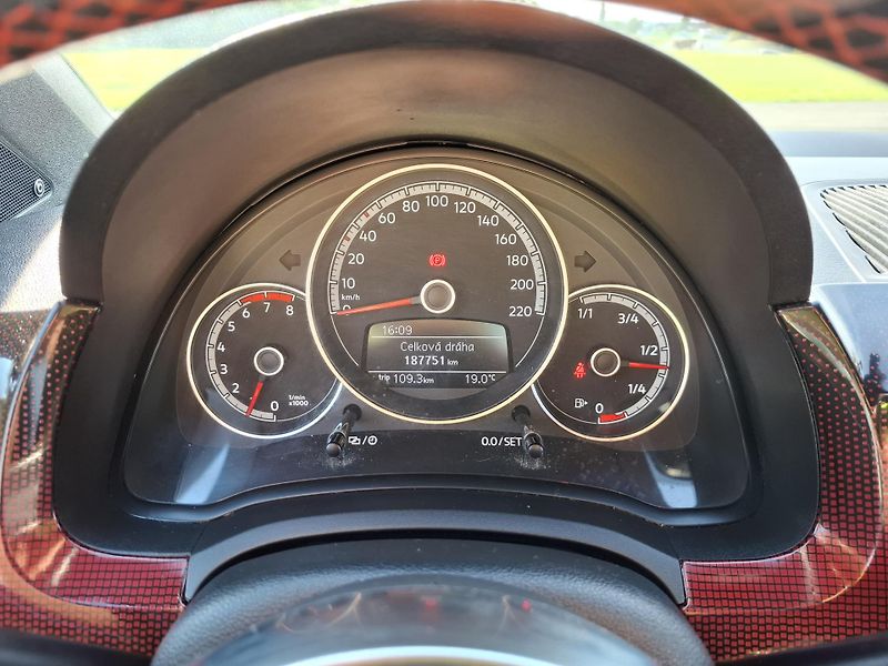 Volkswagen up! (2019) GTI 1.0TSi 85kW,aut.klima,senz - fotka 11 z 18