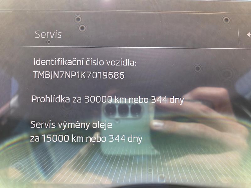 Škoda Superb (2018) Škoda Superb III Combi 1.5 TSI - fotka 13 z 13