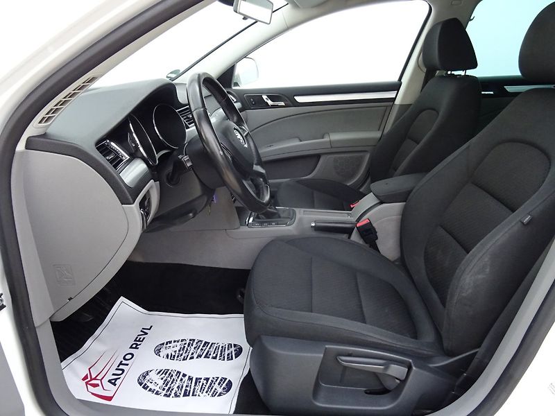 Škoda Superb (2013) 2.0TDi,103kW,1maj,S.kni,navi - fotka 11 z 24