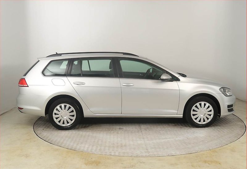 Volkswagen Golf (2015) 1.6 TDI, 4X4, Navi, Tempomat - fotka 6 z 21