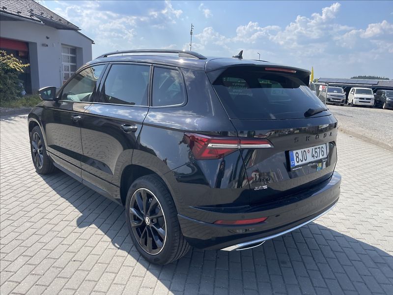 Škoda Karoq 1,5 TSi 110kw SPORTLINE 1maj C - fotka 33 z 36