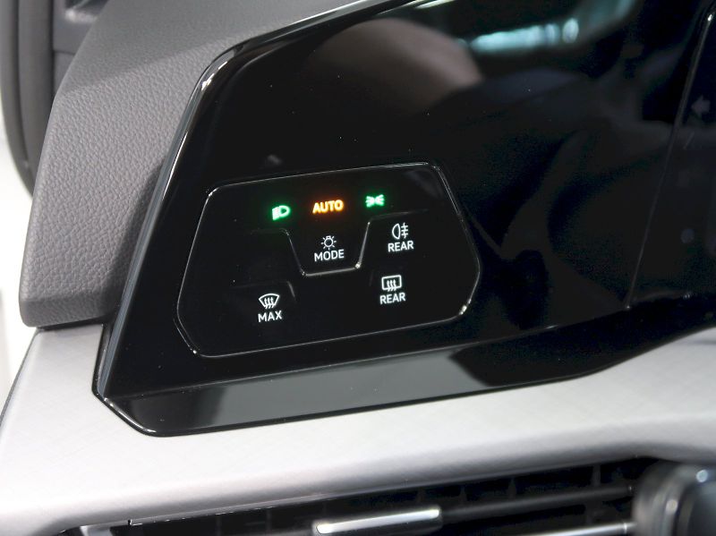 Volkswagen Golf (2022) LIFE VARIANT 1,5TSI 96KW LED A - fotka 13 z 37