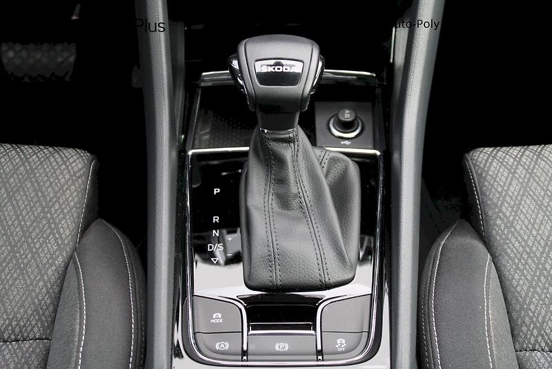 Škoda Karoq (2023) Style Exclusive 1.5TSI / 110kW - fotka 17 z 24