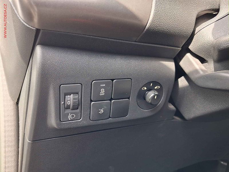 Citroën C-Elysée (2016) 1.6 i, ČR, Exclusive, TZ - fotka 13 z 13