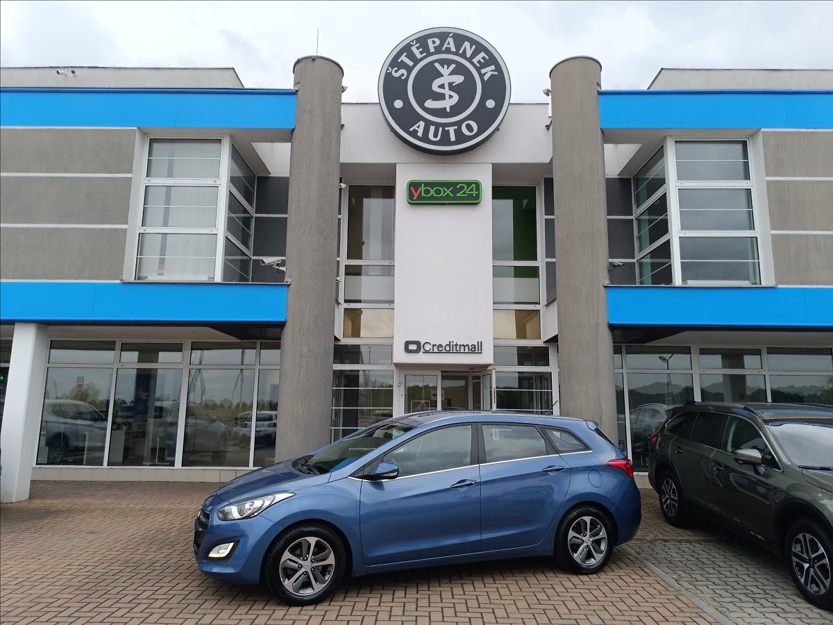 Hyundai i30 1,6 MPi Trikolor