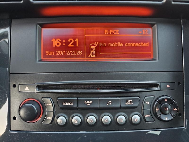 Peugeot 3008 (2016) 1.2 - 96kW, NOVÉ ROZVODY - fotka 27 z 50