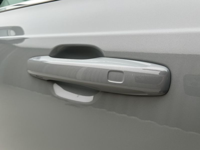 Volvo XC90 (2026) B5 AWD BRIGHT PLUS - fotka 16 z 45