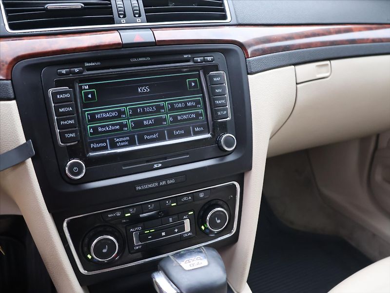 Škoda Superb 3,6 FSI 191kW Exclusive 1.Maj - fotka 16 z 28