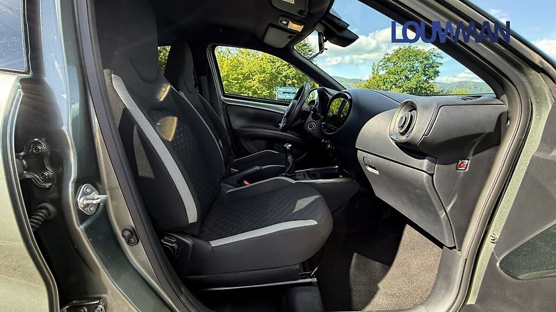 Toyota Aygo STYLE TECH VISION - fotka 12 z 19