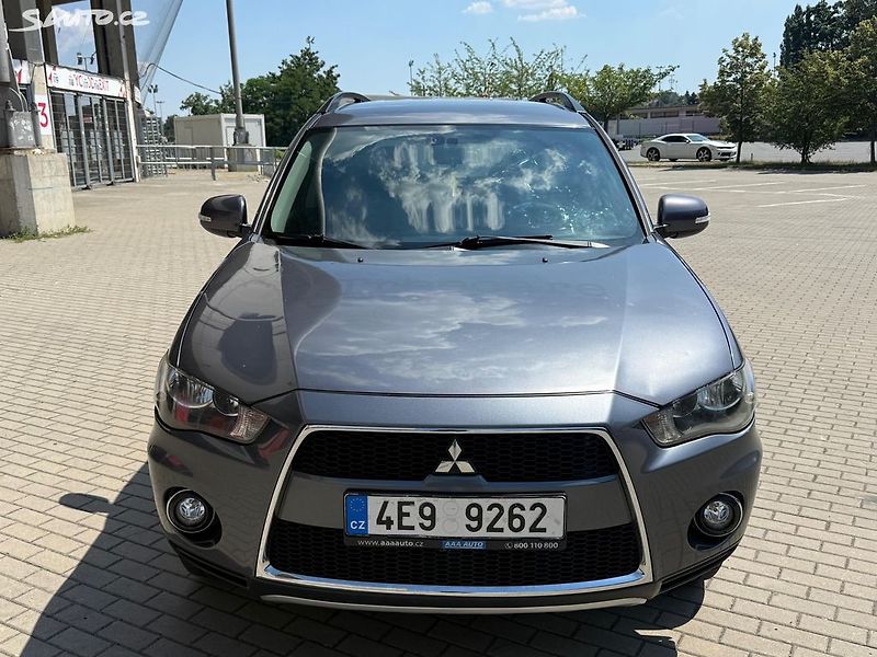 Mitsubishi Outlander (2010) 2.2 DI-D, 130kw 4x4 - fotka 7 z 19