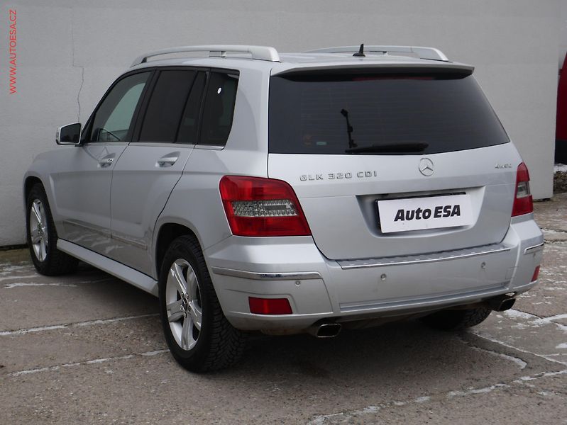 Mercedes-Benz GLK (2008) 3.0 CDi 320 CDi 4Matic, ČR - fotka 4 z 18
