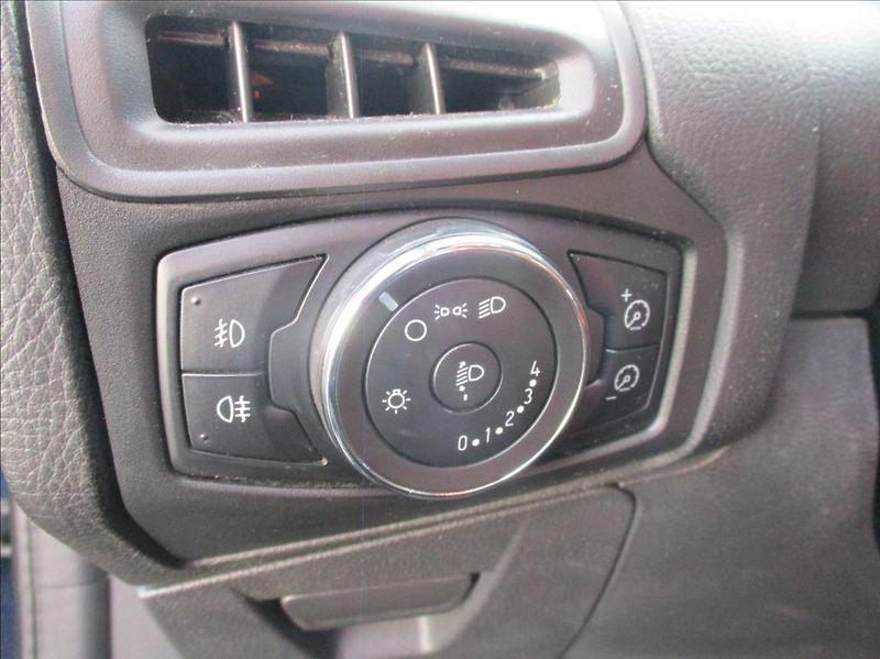 Ford Focus 1,6 i, klimatizace,serviska,CZ - fotka 23 z 36