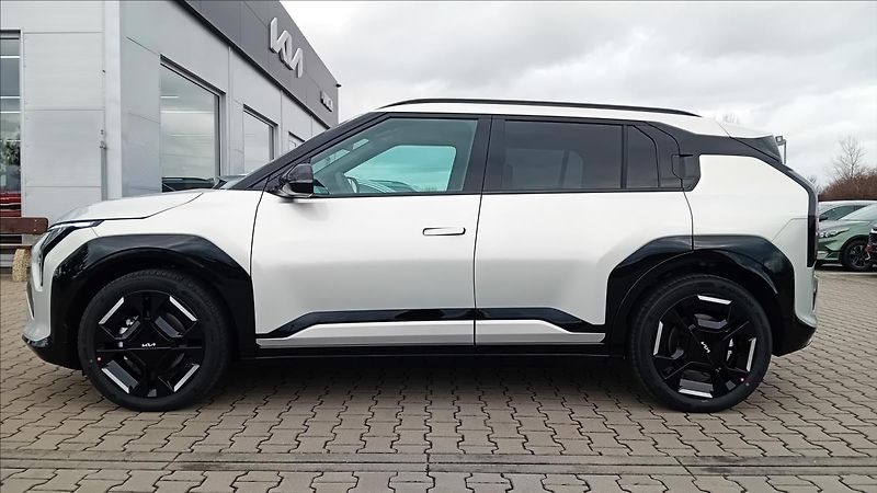 Kia EV3 4x2 GT-LINE 150 KW (2026) - fotka 3 z 5