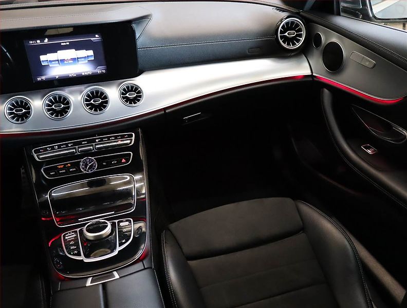 Mercedes-Benz Třídy E (2018) AMG Paket E 200 - fotka 8 z 26