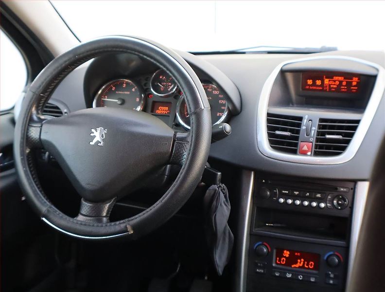 Peugeot 207 (2006) 1.4 HDI, po STK, pěkný stav - fotka 7 z 15