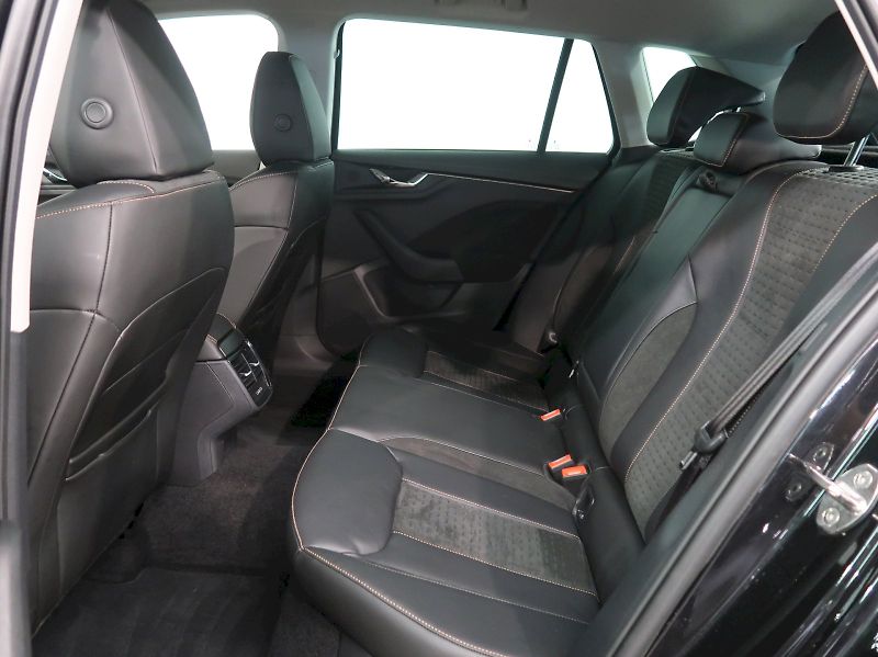 Škoda Kamiq (2025) TOP SELECTION 1.0TSI 85KW DSG - fotka 16 z 41
