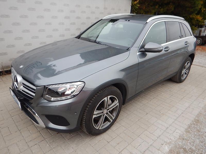 Mercedes-Benz GLC (2016) 220 D 4MATIC DPH BUSINESS-DPH - fotka 2 z 33