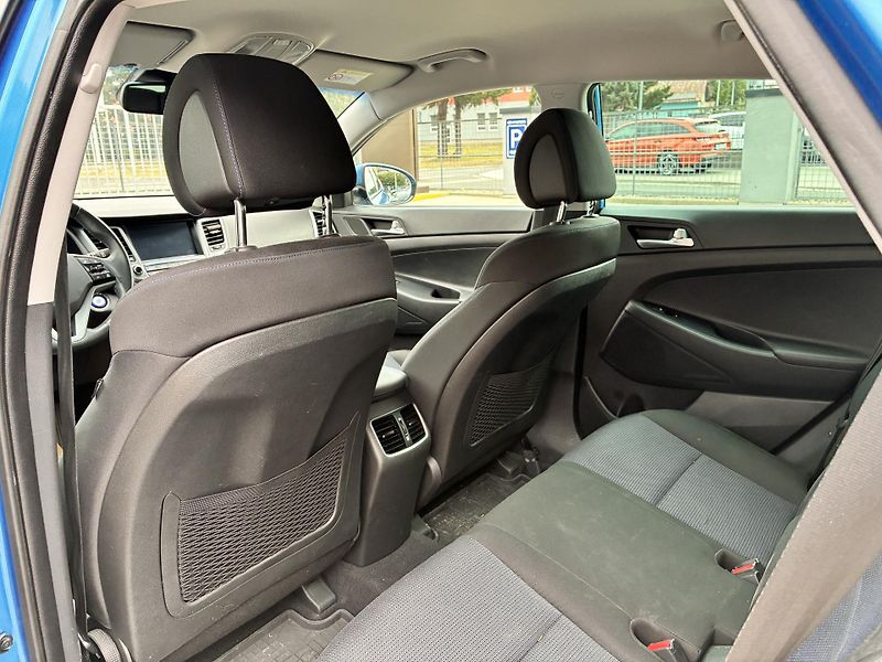 Hyundai Tucson 4x4, STYLE,TAŽNÉ,1.MAJITEL - fotka 12 z 28