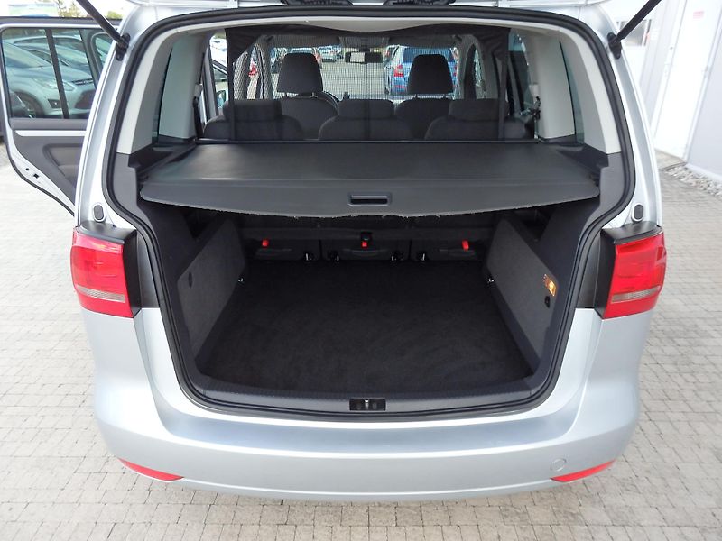 Volkswagen Touran 1,4TSi DIGI KLIMA, SERVIS KN - fotka 9 z 18