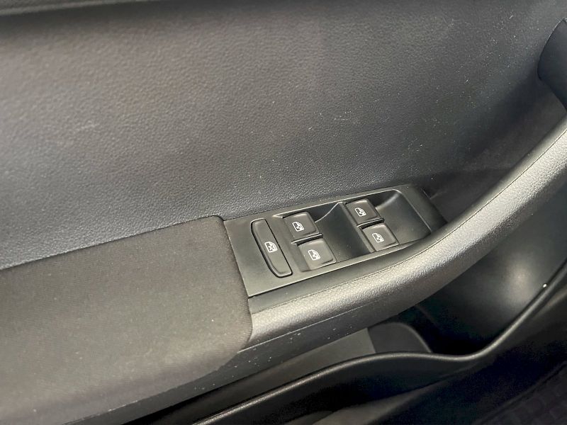 Škoda Fabia (2018) 1.0 TSI 70kW Style Plus combi - fotka 24 z 34