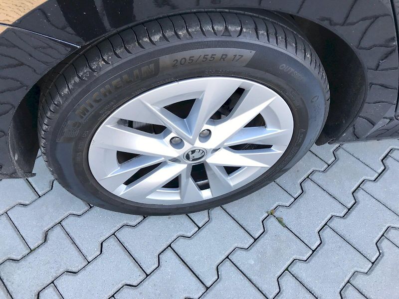 Škoda Octavia (2023) COM STY TD 85/2.0 M6F - fotka 14 z 23