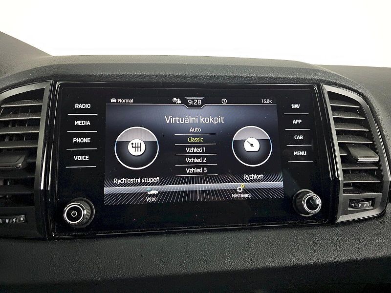 Škoda Karoq (2025) 2.0TSi 4X4 140kW SPORTLINE TAŽ - fotka 13 z 34