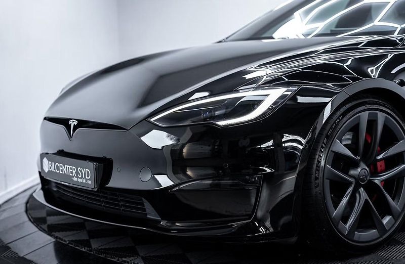 Tesla Model S Plaid AWD Tažné Yoke Panorama - fotka 2 z 25