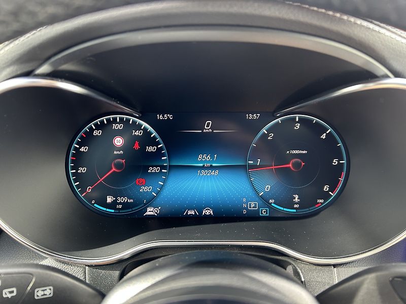 Mercedes-Benz GLC 300d 4MATIC AMG AIRMATIC - fotka 17 z 30