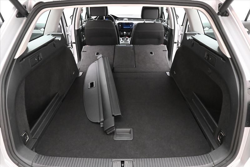 Volkswagen Passat 2,0 TDI 110 kW DSG Business Zá - fotka 11 z 32