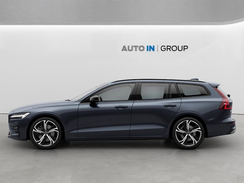 Volvo V60 (2026) Plus, Masáž, B&W, Pano, HeadUP - fotka 3 z 12