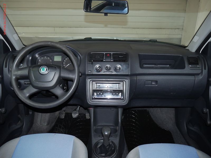 Škoda Fabia (2010) 1.2 TSI, ČR, AC - fotka 8 z 15