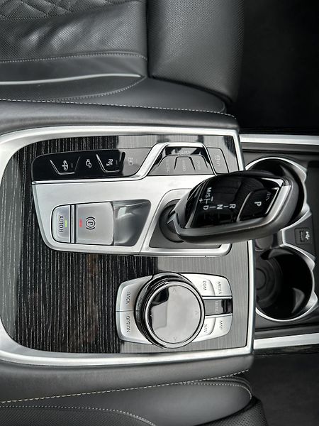 BMW Řada 7 (2019) BMW 745Le xDrive LONG aut. ser - fotka 14 z 57